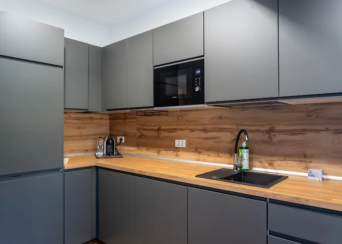 Greenlake Boutique 1bdr With Garden Apartament *