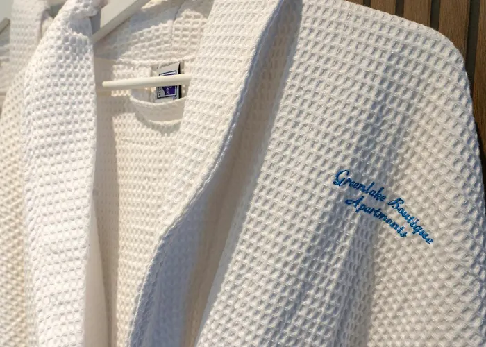 Greenlake Boutique 1bdr With Garden شقة بوخارست